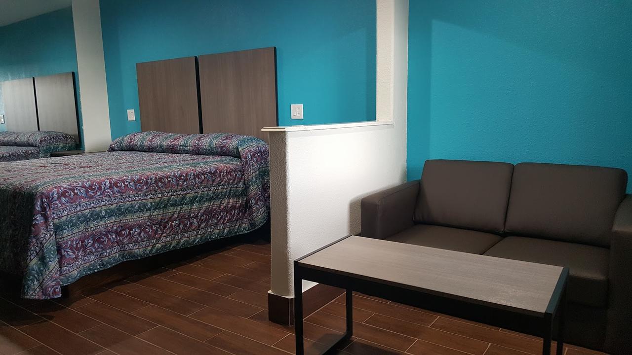 Moonlight Inn & Suites Jersey Village Ruang foto